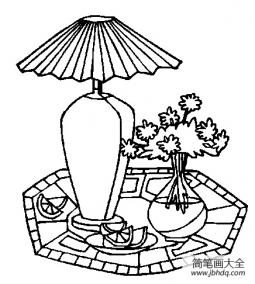 家居生活一角——台灯和花瓶