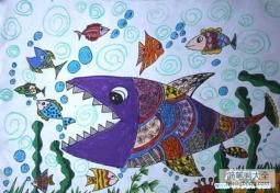 小学四年级海底世界儿童画作品：大鱼吃小鱼