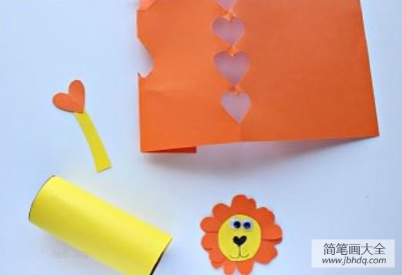 卷纸筒狮子制作方法