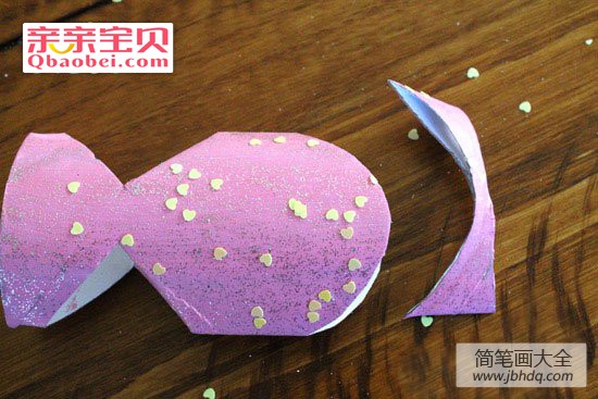 幼儿卷纸筒小鱼制作方法