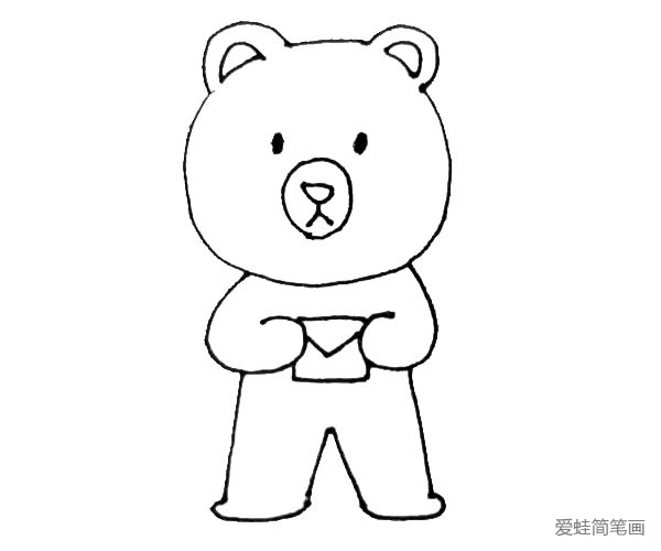 第六步：用弧线连接小熊的腿，接着在小熊手中画上一个小信封。