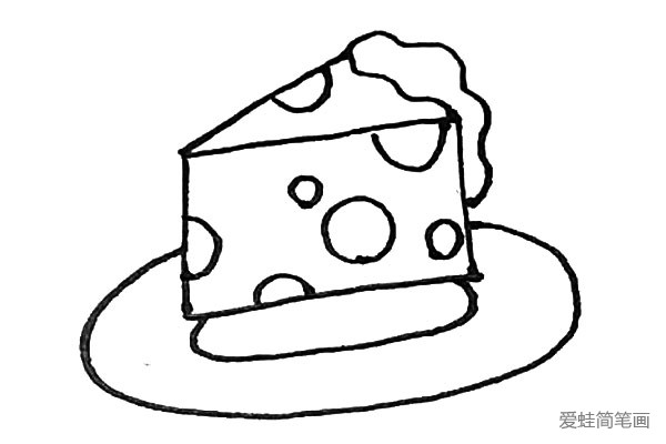 第五步：接着在奶酪里面画上大大小小的半圆和圆形作为装饰。