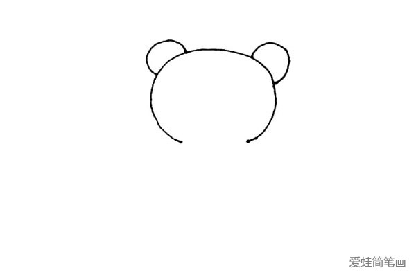 第一步：先画上半个椭圆形作为头，头上还要画上两个椭圆形作为耳朵。