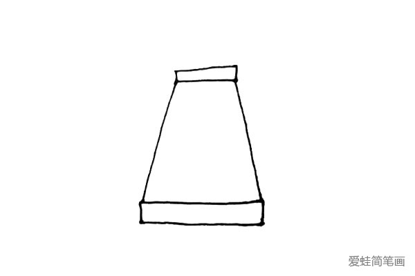 第二步：上下两个地方，再画上个长方形，为喷水壶增加一点层次。