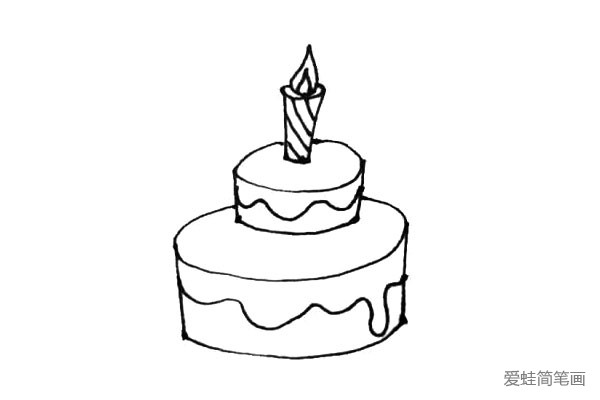 第五步：在蛋糕之间，我们用波浪线画出巧克力酱的感觉，有些地方可以画得流下来一些，蜡烛要画上装饰。