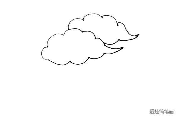 第二步：用同样的方法在后面再画上一朵云。