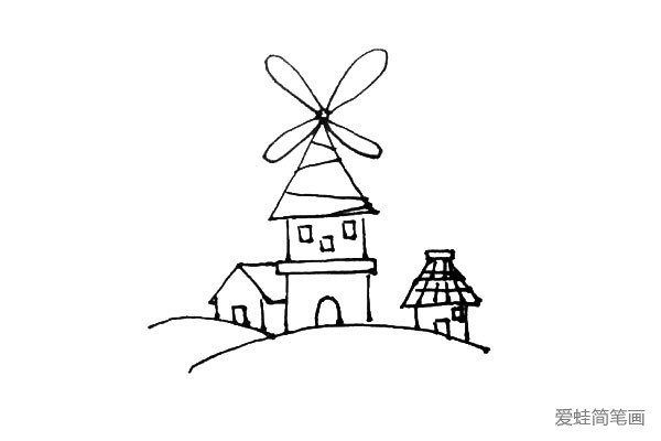 第七步：右边也画上一个小房子，屋顶可以画上自己喜欢的形状。