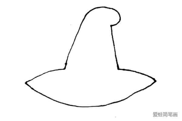 第二步：然后在两边画上两条弧线，下面用一条长弧线连接起来形成帽子的外形。