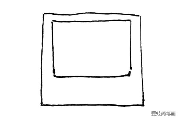 第二步：然后在里面再画上一个正方形，下面稍微空出多一些。