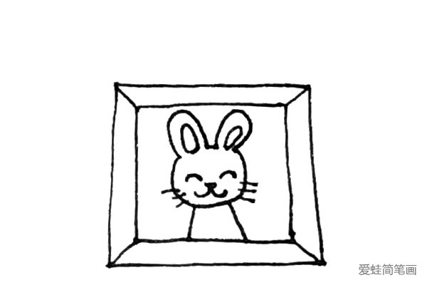 第五步：再画上嘴巴和和短线的胡须，用椭圆形画出兔耳朵的结构。