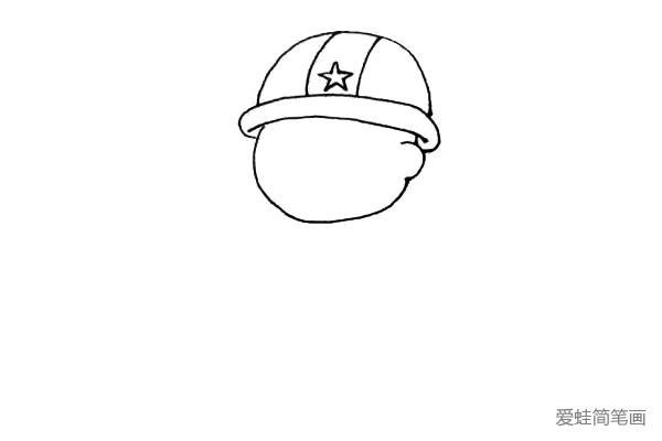 第三步：再在上面画一个半圆作为帽子，里面竖下两条线加一个五角星做装饰。