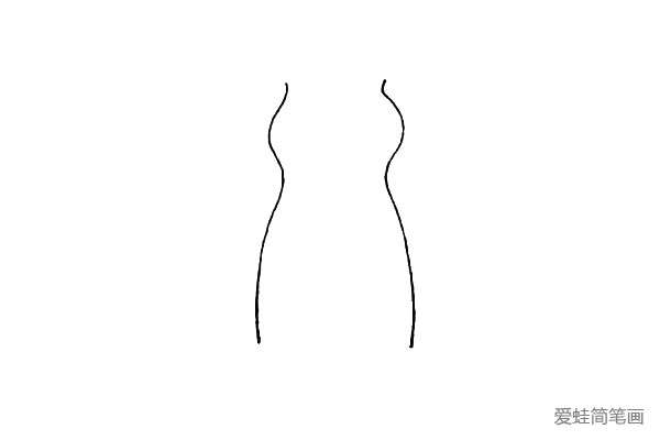第一步：先画上连衣裙大致形状，两条对称的弧线。