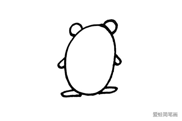 第二步：接着画上小老鼠可爱的耳朵和它的四肢。