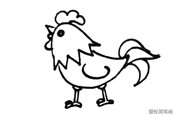 第五步：画上大公鸡的眼睛和尖尖的嘴巴，再画上它的鸡冠。