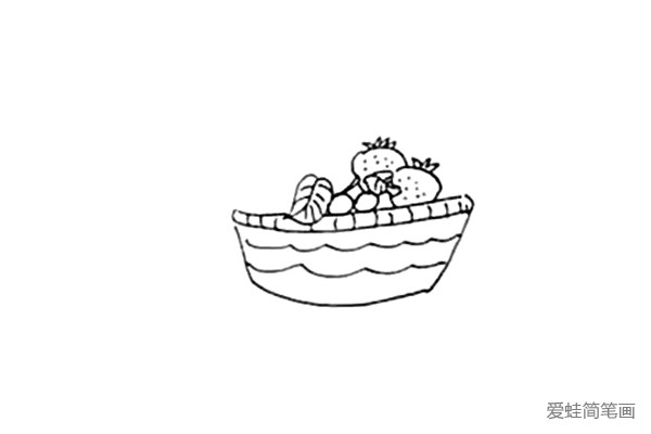 第三步：在水果篮里面画上樱桃和两颗草莓，在樱桃旁边画上一片叶子。