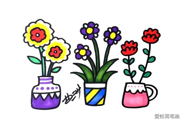 怎样画出花瓶中的鲜花