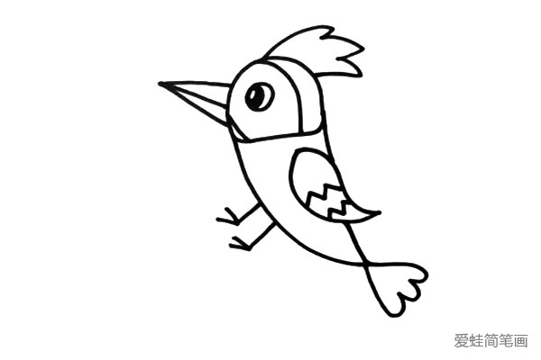 3.接着画出它的身体、翅膀和尾巴。