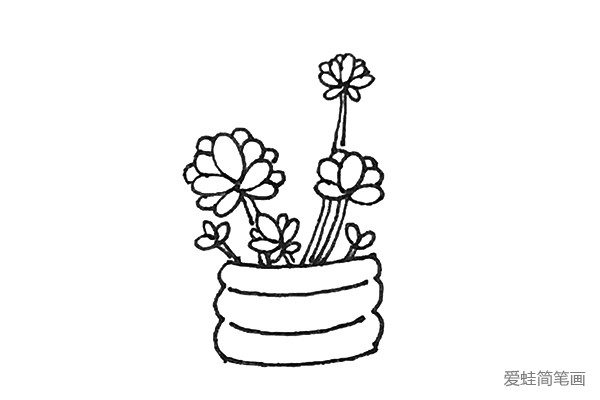 第七步：再画上一些小的叶片，以及给花盆用弧线画出装饰。