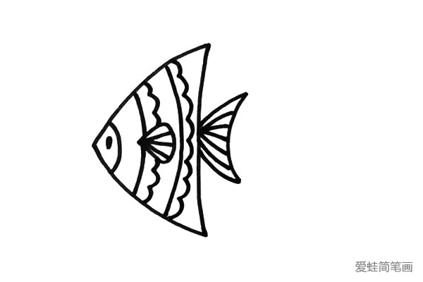 2.热带鱼身上的花纹有很多种，我来自己设计一款。