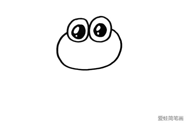 1.青蛙的头部是圆形的，还有两个圆圆的大眼睛，眼睛一定要画大。