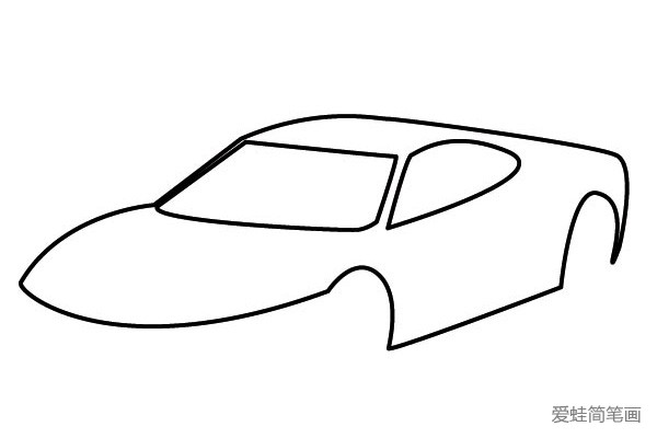 3.勾画出跑车的引擎盖、车身和车尾的轮廓线条。