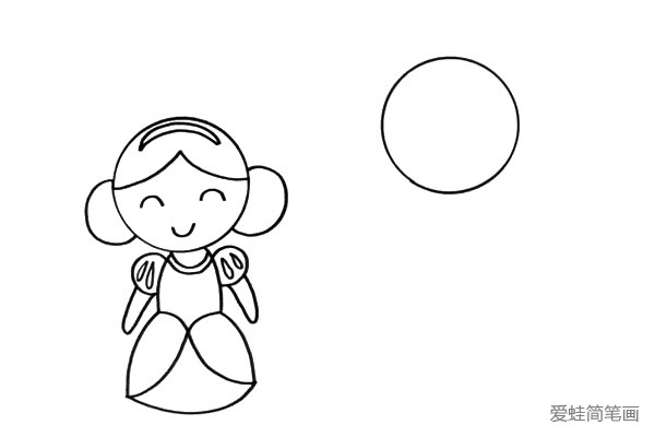 2.几笔简单的线条，就把圆形改为了一个可爱的小公主，你还可以尝试变换造型。