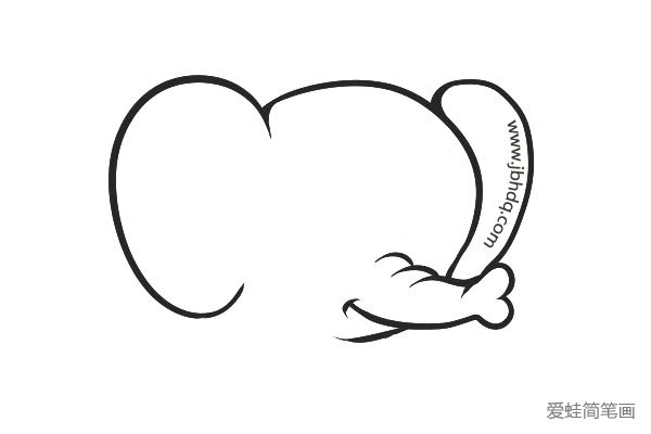 3.接着用弧线和形状类似3的线条画出大象的鼻子。