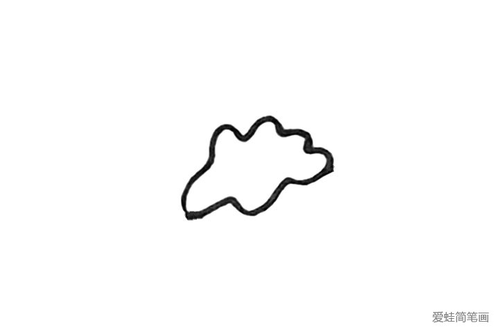 1.首先画出一片云朵作为胡巴的头饰。