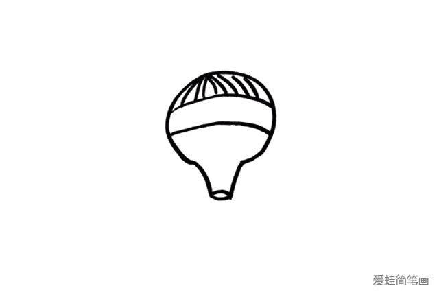 3.在热气球的“头顶”画一些弧线吧！忽然发现，现在的热气球“头顶”有一丢丢像小朋友们的西瓜头发型了呢！