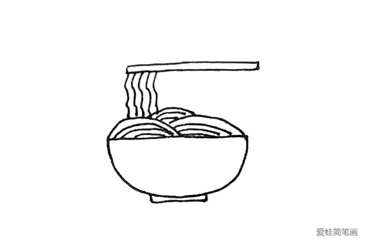 第五步：上面画上一个长条的形状作为筷子。