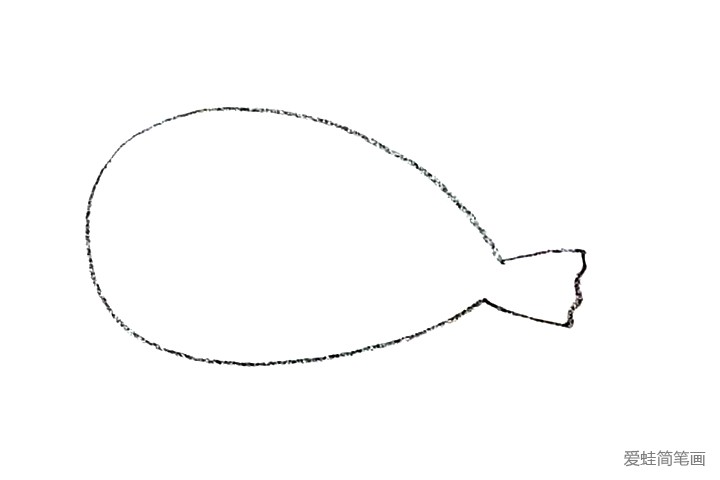 1.先画出蓝倒吊鱼的轮廓线条。