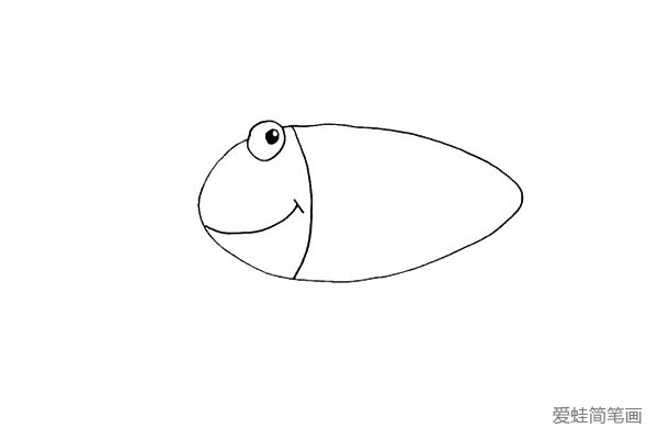 第四步.用弧线区分开海草鱼的头部和身体。