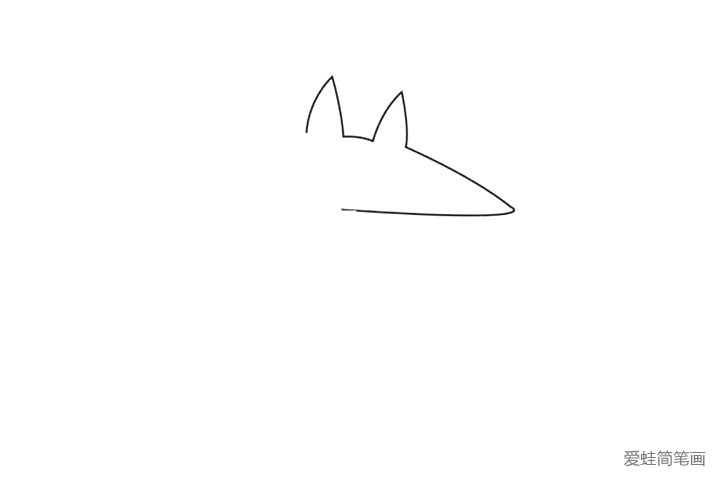 1.小朋友先画大灰狼的轮廓，尖尖的耳朵尖尖的嘴巴，哇，看着就害怕。