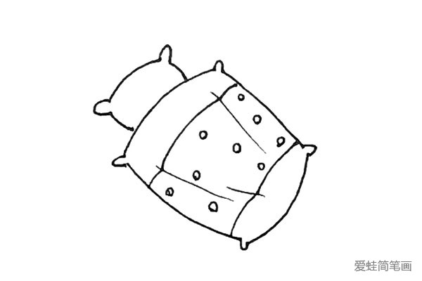 5.用同样的方法再画上一个枕头。