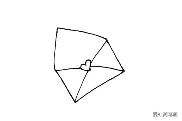 4.上面，再画上一个三角形。