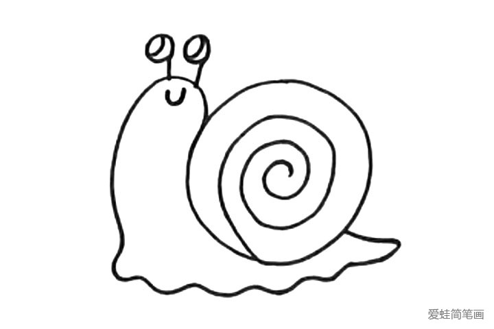 4.画蜗牛的触角眼睛和嘴巴。