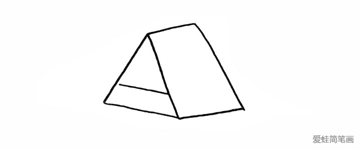 3.在旁边画出一个四边形。