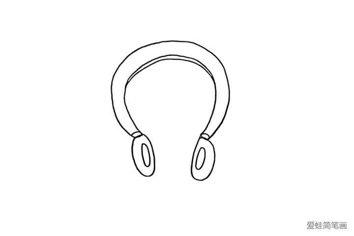 4.接着画出两侧的耳麦由两个椭圆组成。