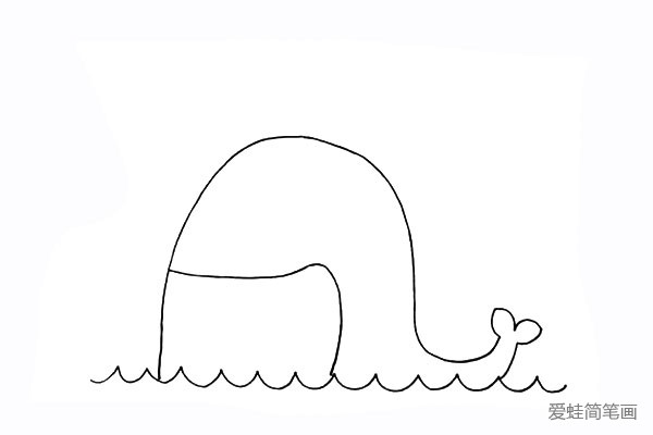 4.我们再画出鲸鱼大大的嘴巴。
