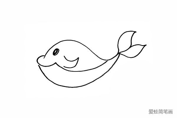 6.向后画出鲸鱼摆动的尾巴。