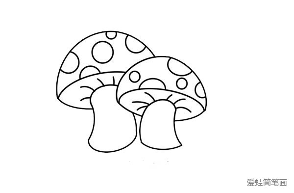 彩色的蘑菇简笔画