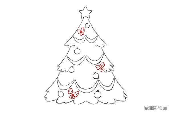 漂亮的圣诞树简笔画