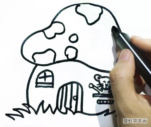 小老鼠蘑菇房子简笔画
